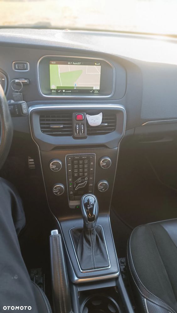 Volvo V40 D4 Geartronic RDesign - 27