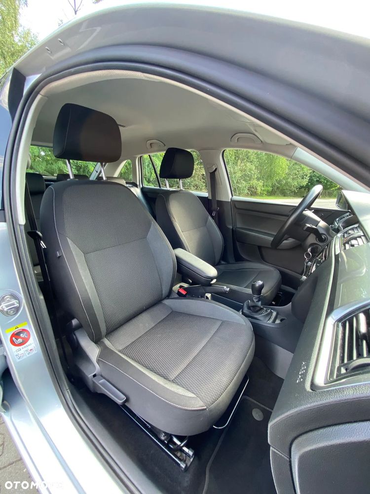 Skoda RAPID 1.2 TSI Active - 13