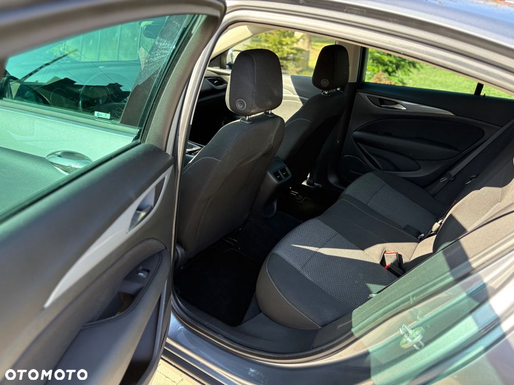 Opel Insignia - 16