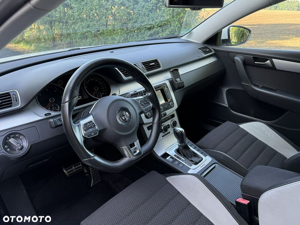 Volkswagen Passat - 13