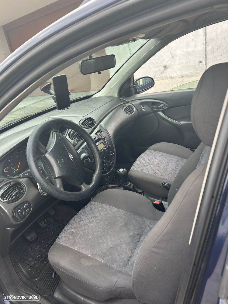 Ford Focus 1.4 Comfort - 4