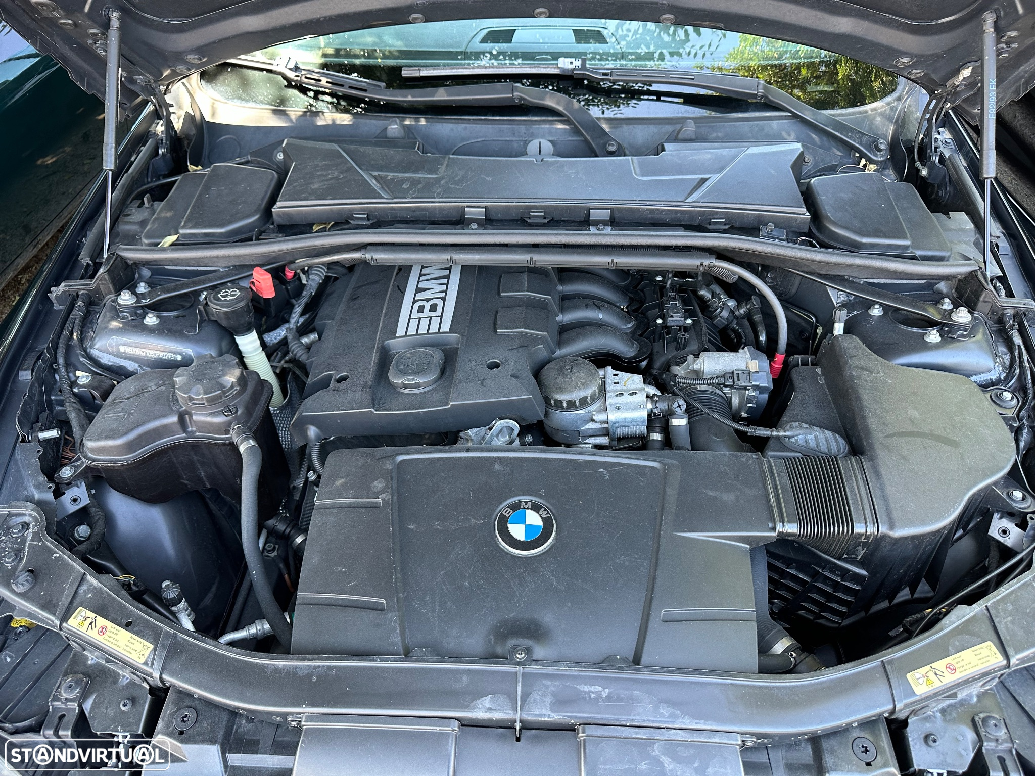 BMW 320 i Intense - 17