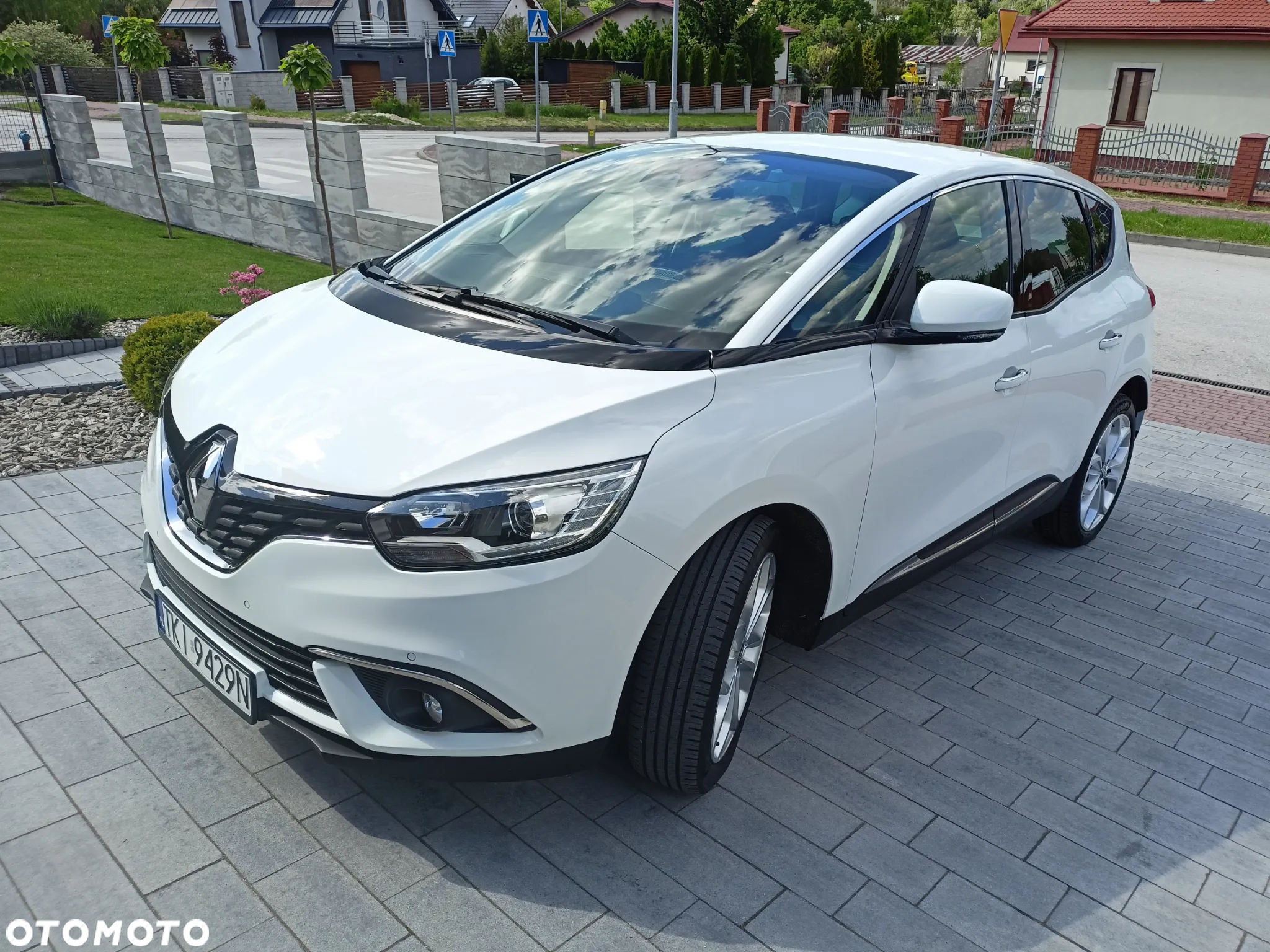Renault Scenic 1.5 dCi Intens EDC - 8