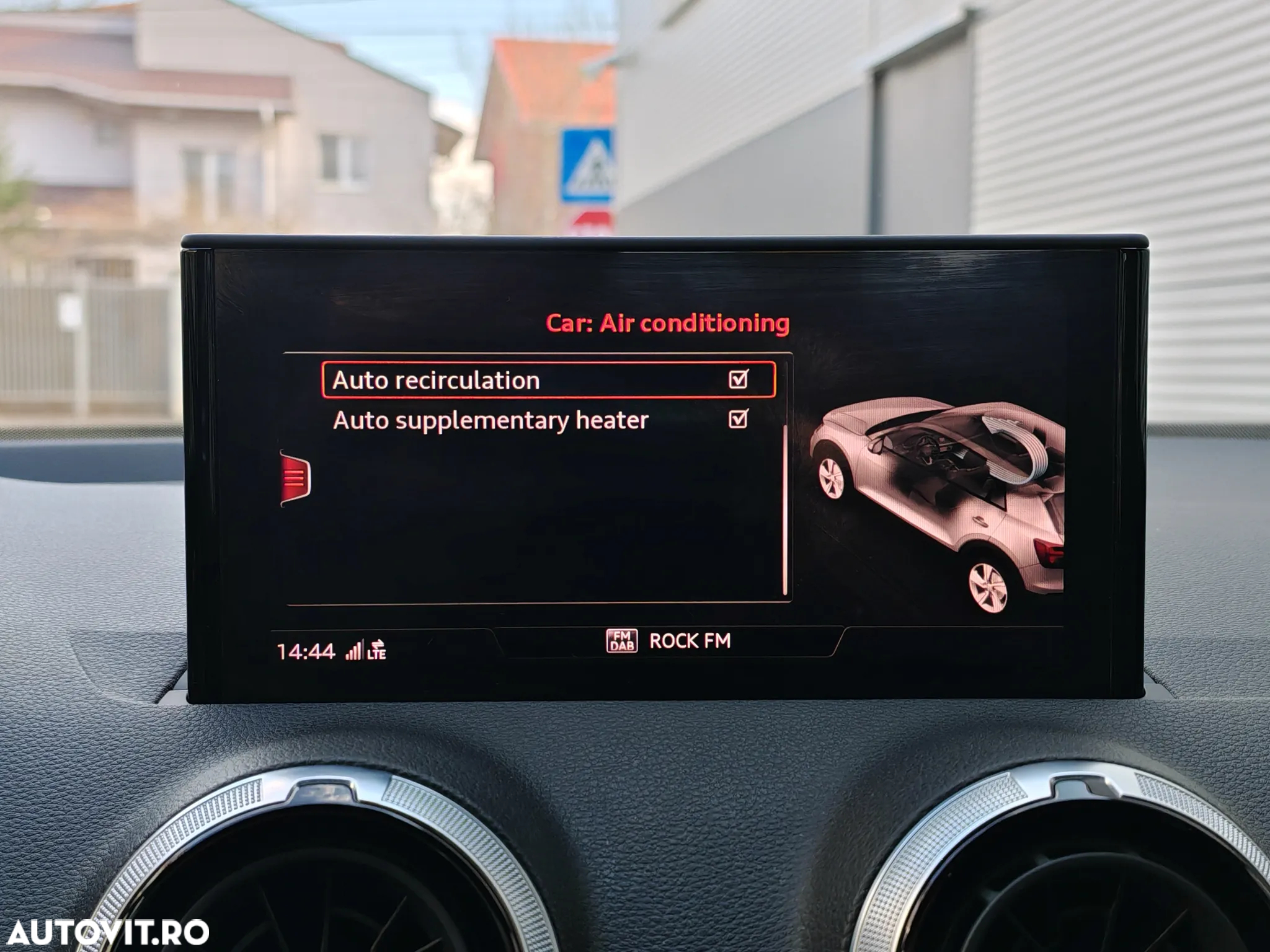 Audi Q2 30 TDI Advanced - 33