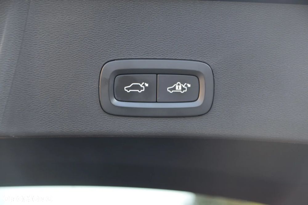 Volvo XC 40 T4 Recharge DKG Plus Dark - 17