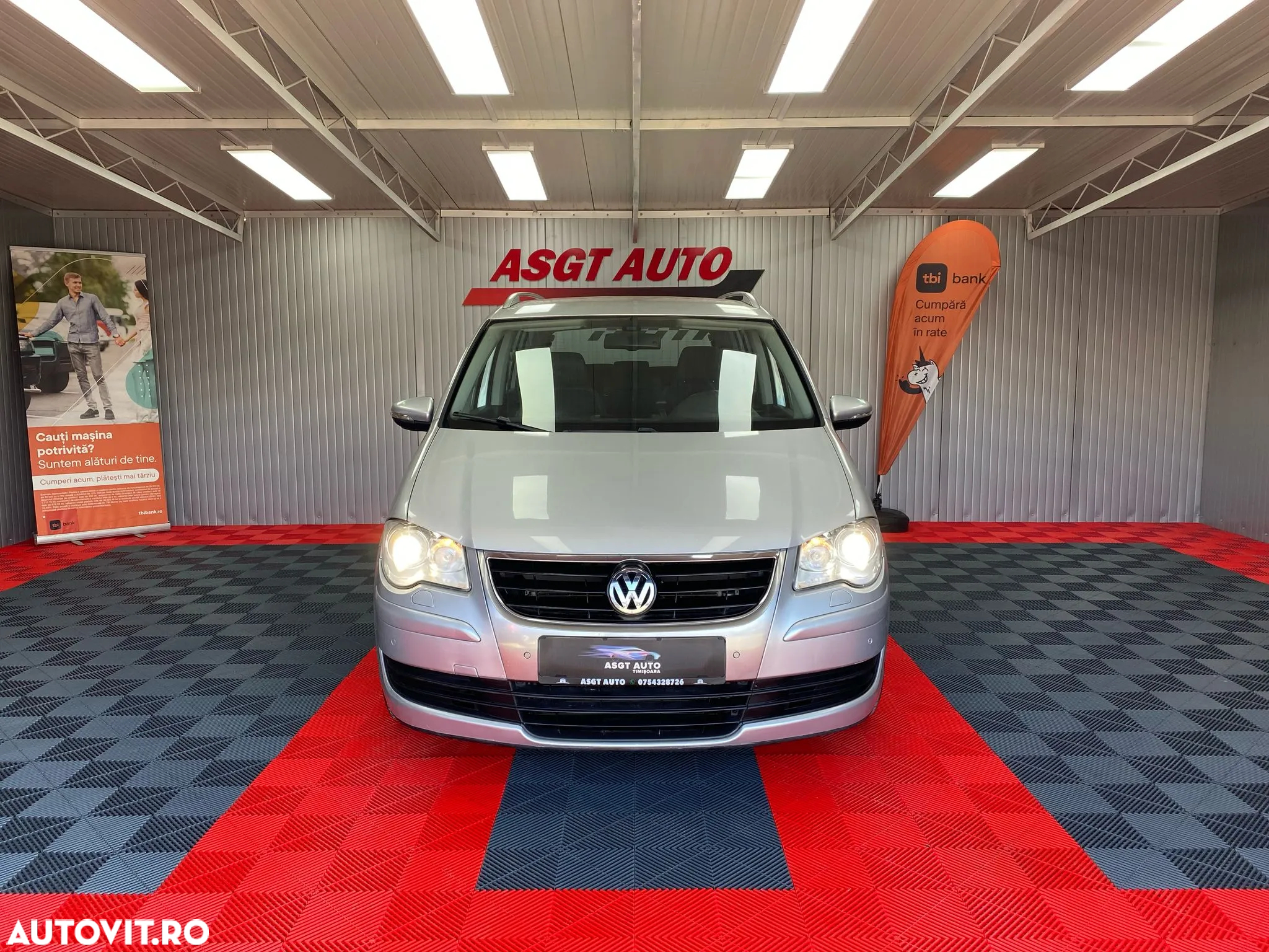 Volkswagen Touran - 2