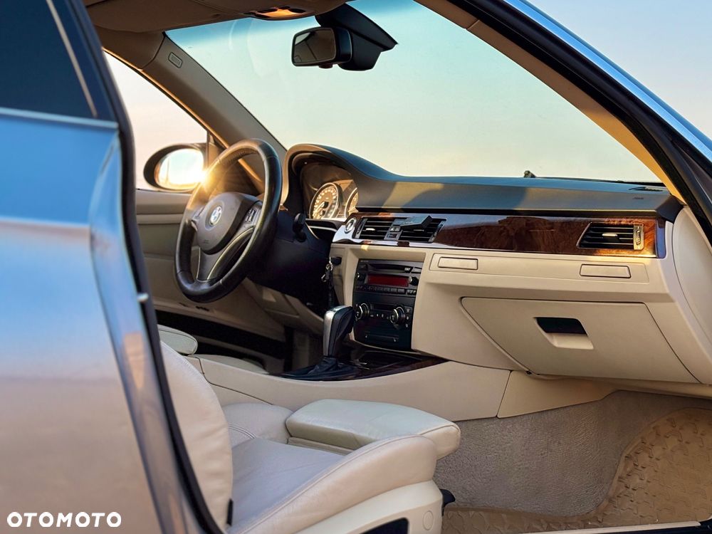 BMW Seria 3 325i - 15
