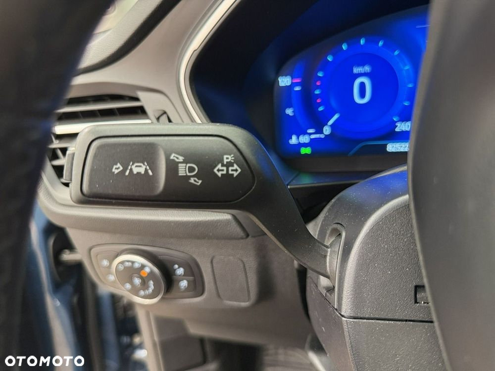Ford Focus 1.0 EcoBoost Hybrid TITANIUM X - 26
