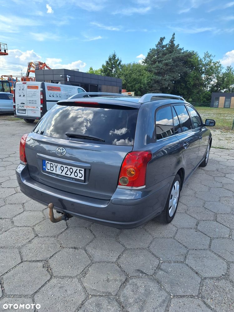 Toyota Avensis 2.2 D-4D Prestige - 4