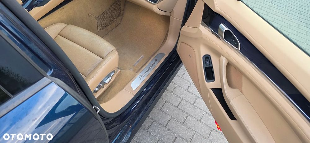 Porsche Panamera 4 PDK - 21