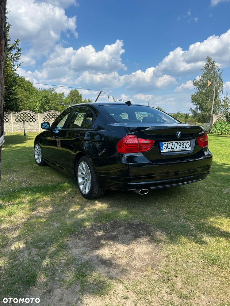 BMW Seria 3 318i - 4