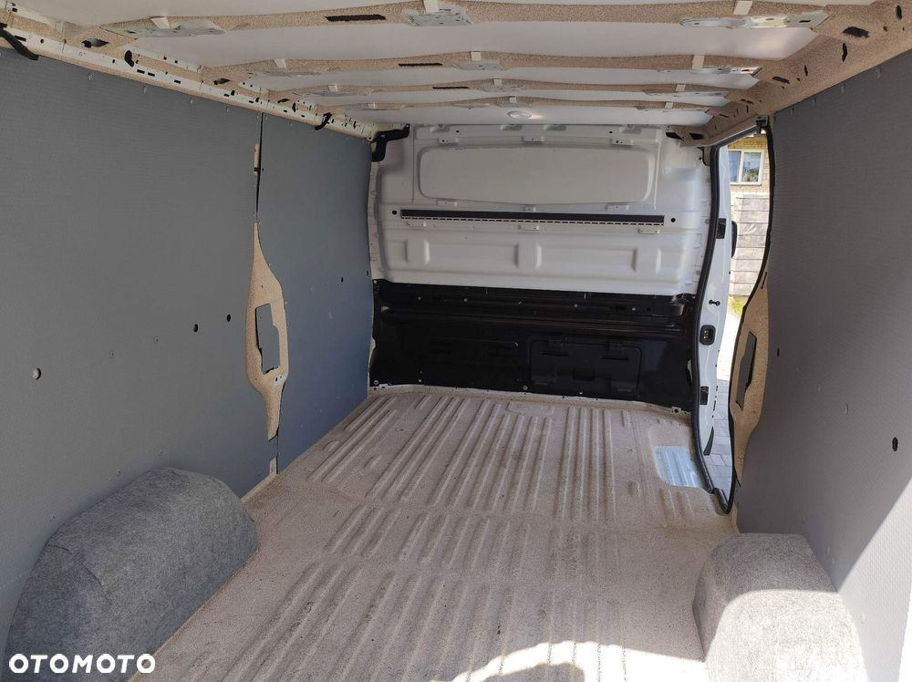 Renault Trafic - 10