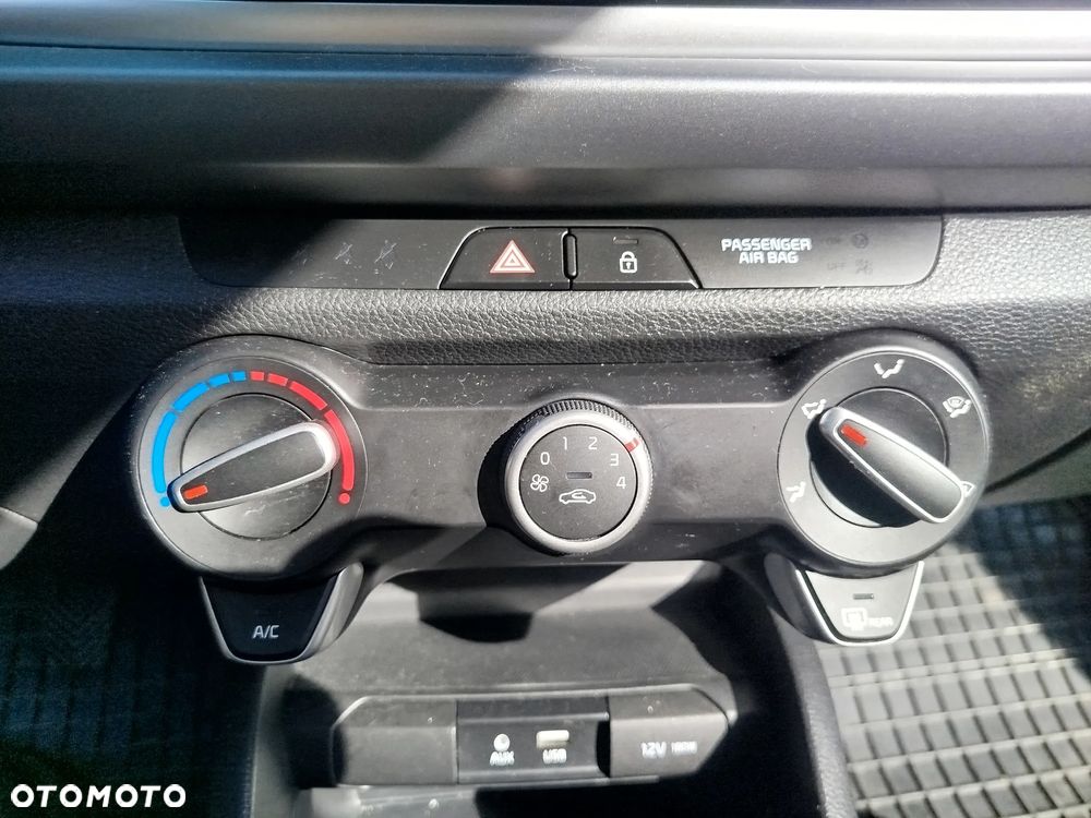 Kia Rio 1.2 M - 8