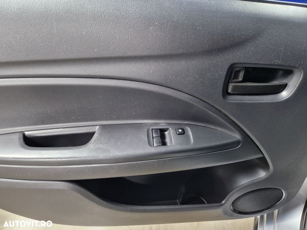 Mitsubishi Space Star - 10