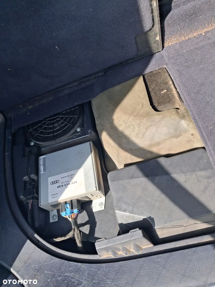 Audi A4 B6 Avant Kombi silnik 1.6 ALZ 8V 102 KM skrzynia biegów ENL drzwi klapa zderzak błotnik LY5K granatowy lampa zamek alternator rozrusznik wiązka przewód rura sterownik moduł zegary fis tempomat szyba lewarek boczek fotel niebieski panel mcperson zwrotnica belka sanki maglownica pompa mechanizm zamek zacisk kolektor lusterko tłumik wydech wykładzina tapicerka schowek głośnik wzmacniacz harman atrapa osłona listwa bagażnika małysz WSZYSTKIE CZĘŚCI NA CZĘŚCI - 15