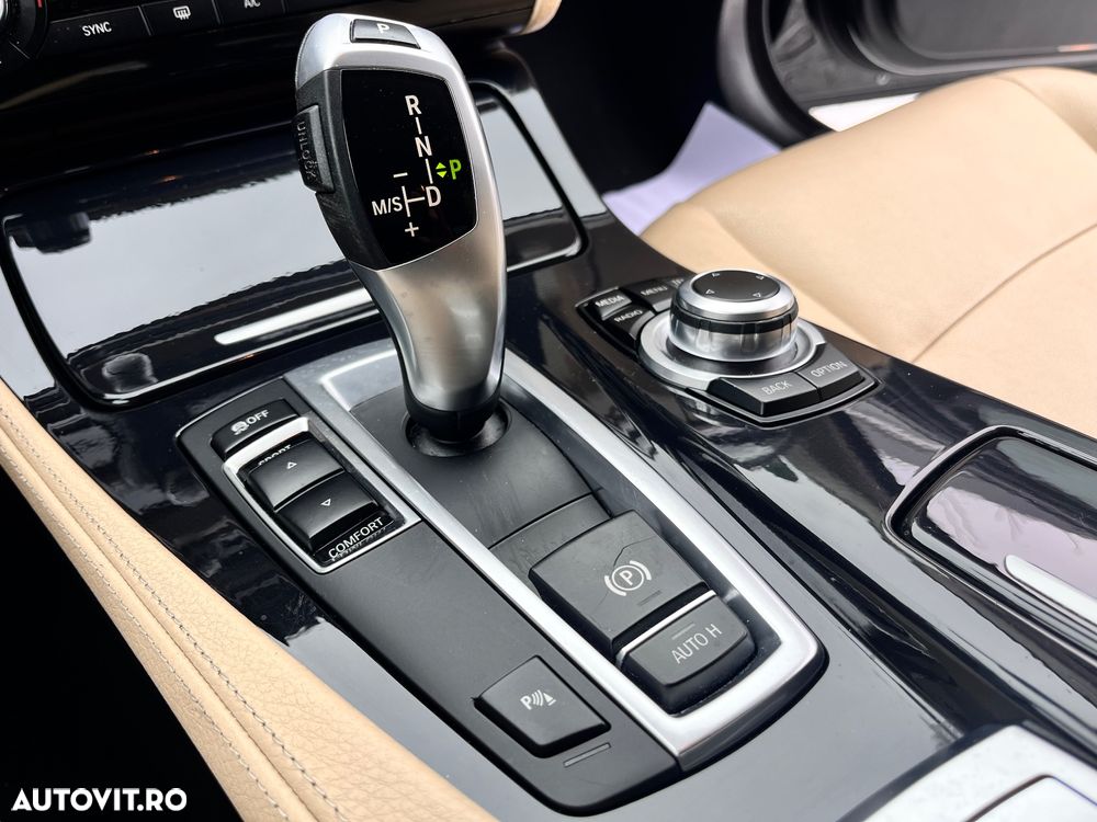 BMW Seria 5 525d Aut. Luxury Line - 25