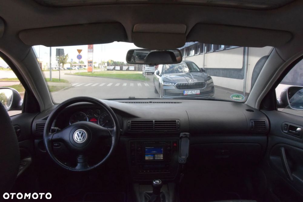 Volkswagen Passat 2.5 TDI V6 Highline - 15