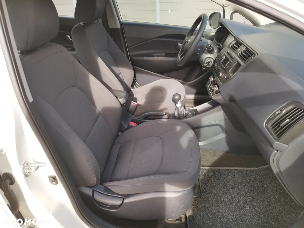 Kia Rio 1.2 Business Line - 24