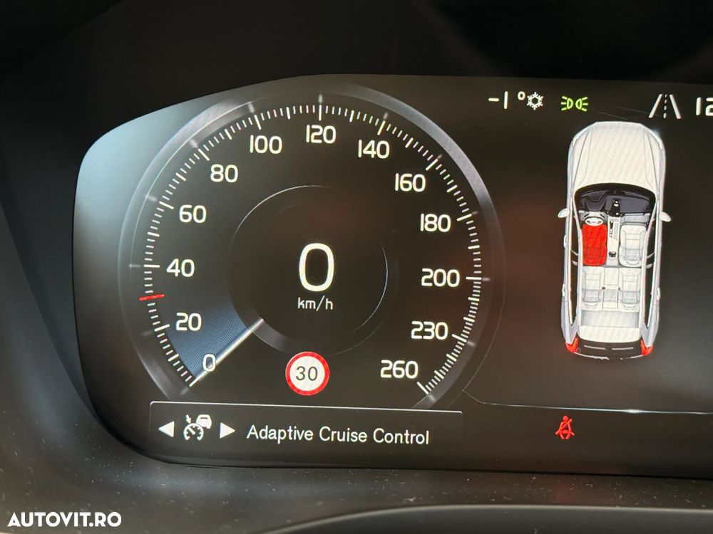 Volvo XC 60 T8 Twin Engine AWD Geartronic Momentum - 29