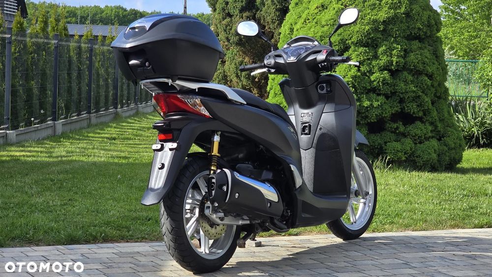 Honda SH - 9