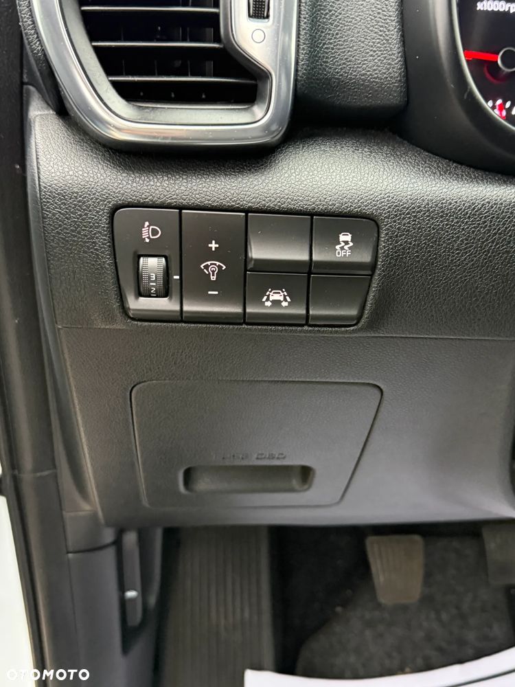 Kia Sportage 1.7 CRDI 2WD ISG Dream-Team Edition - 29