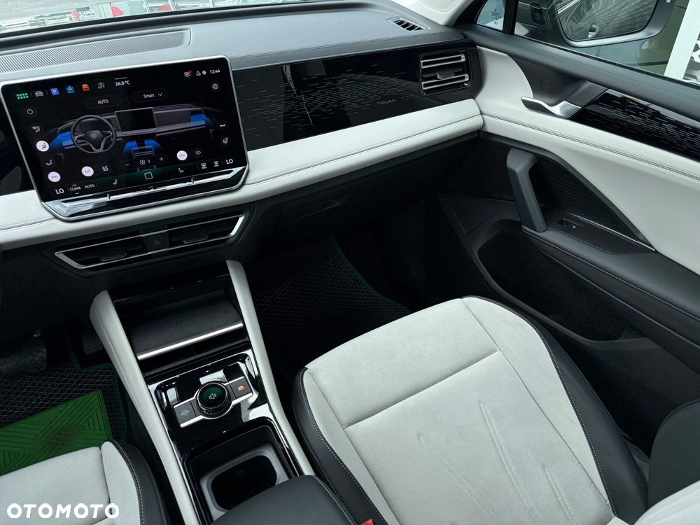 Volkswagen Tiguan - 19