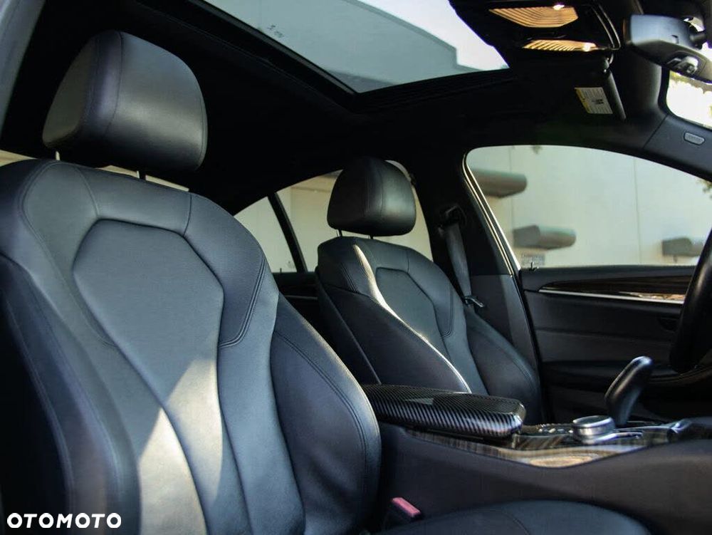 BMW Seria 5 530i xDrive Luxury Line sport - 25