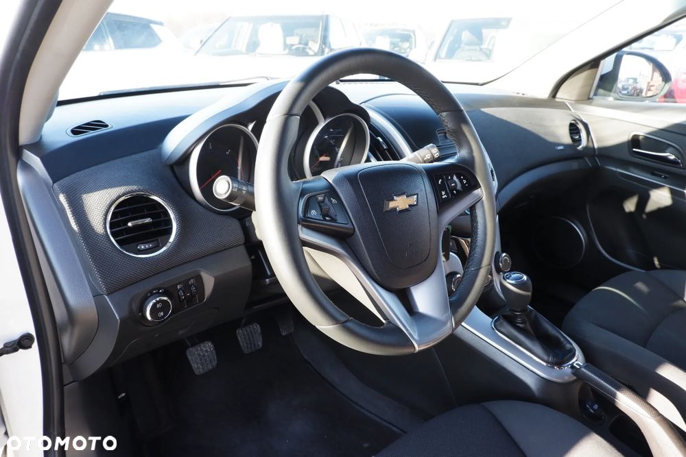 Chevrolet Cruze 1.7TD LT+ - 24