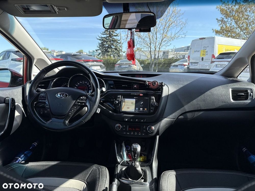 Kia Ceed - 13