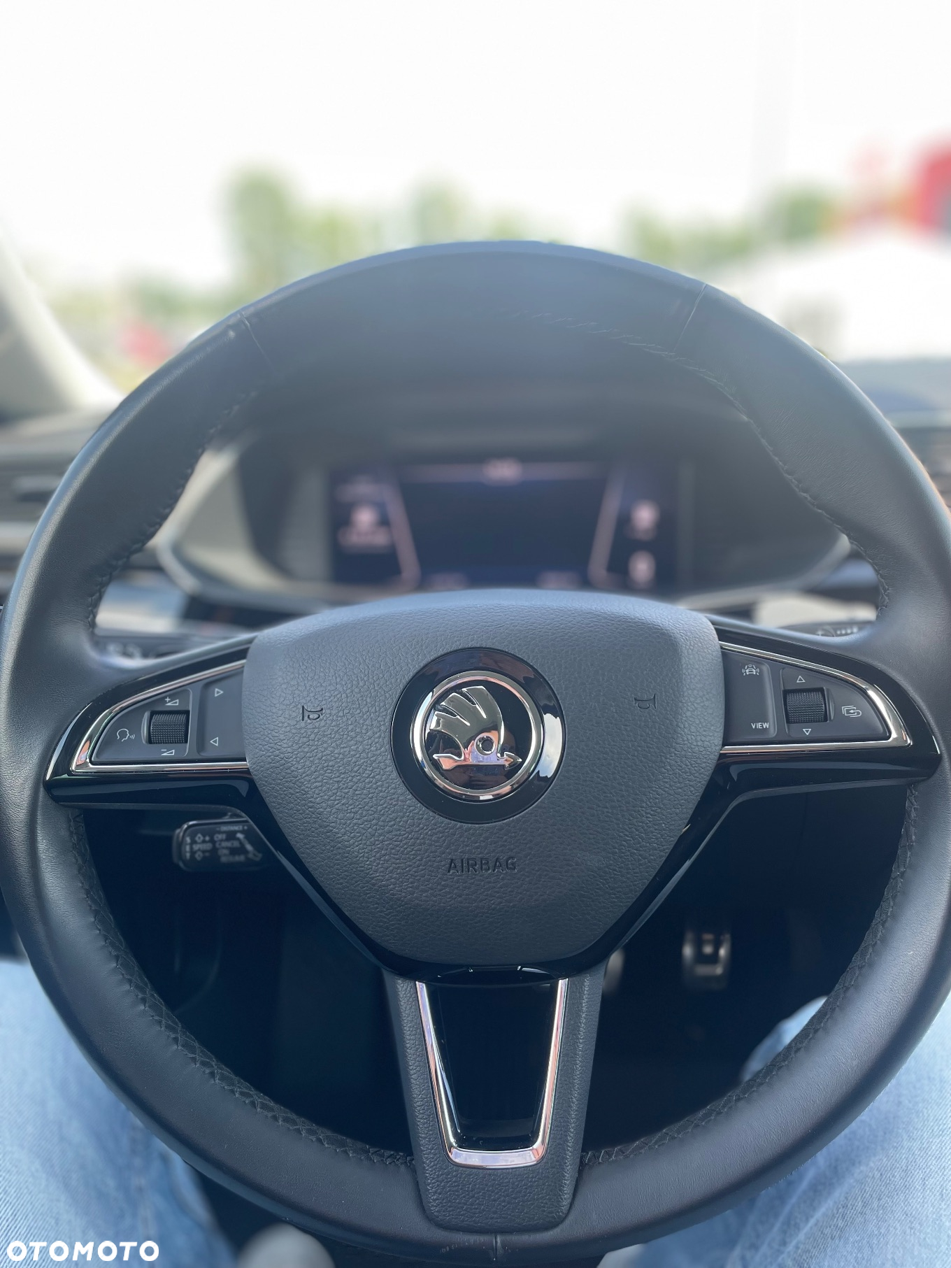 Skoda Superb 2.0 TDI L&K DSG - 10