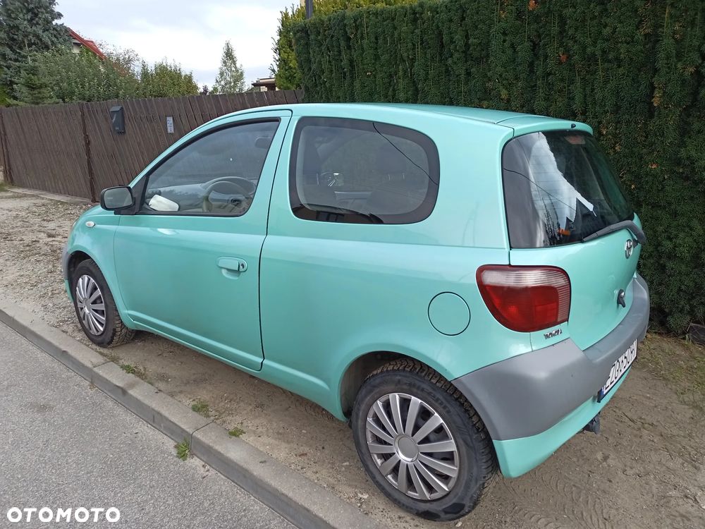Toyota Yaris 1.0 Base - 1