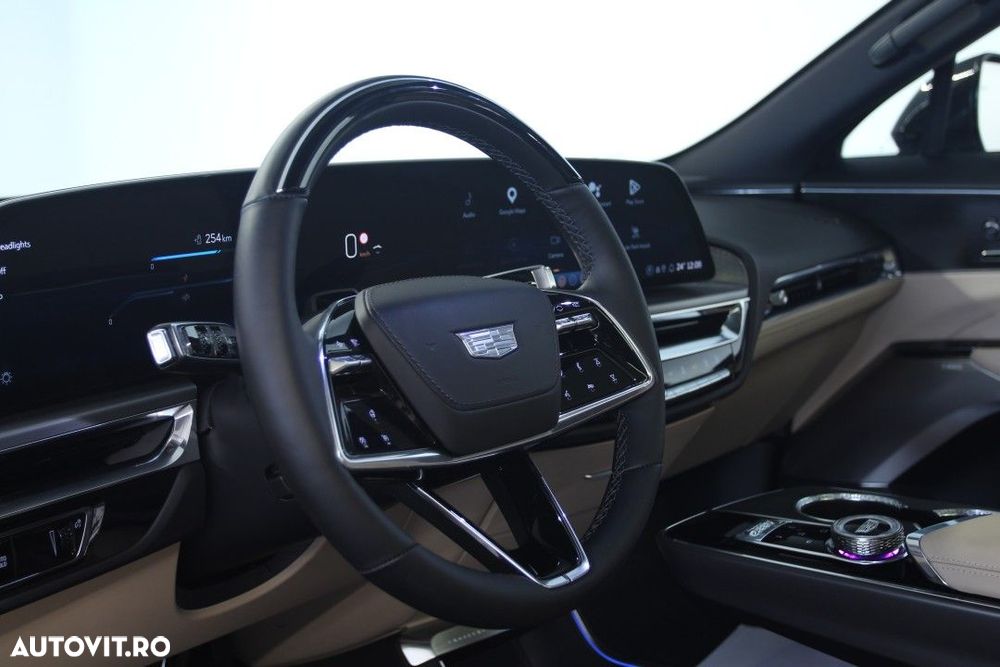 Cadillac Lyriq - 40