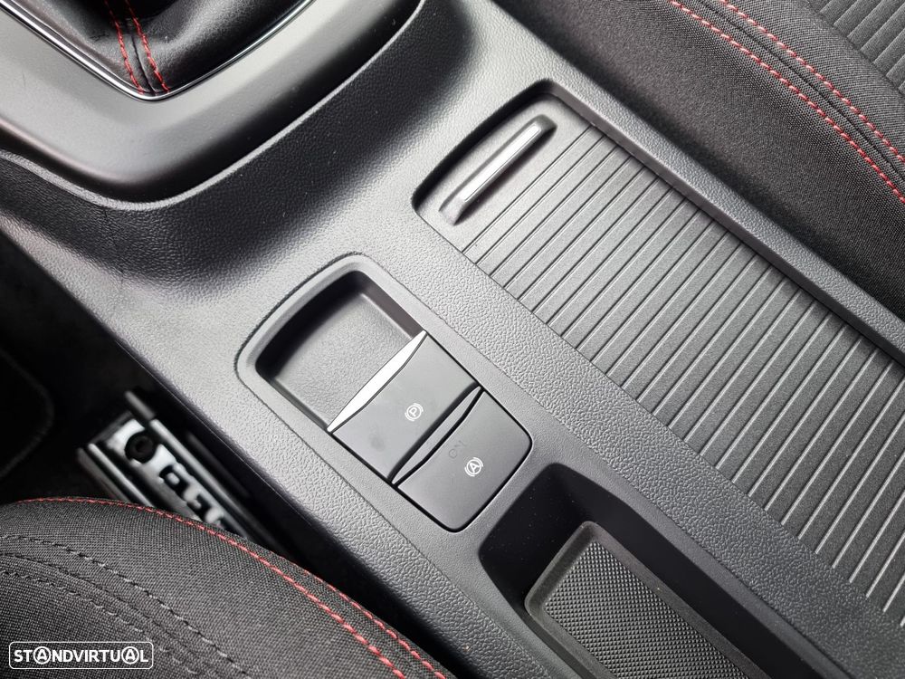 Ford Focus 1.0 EcoBoost MHEV ST-Line - 12