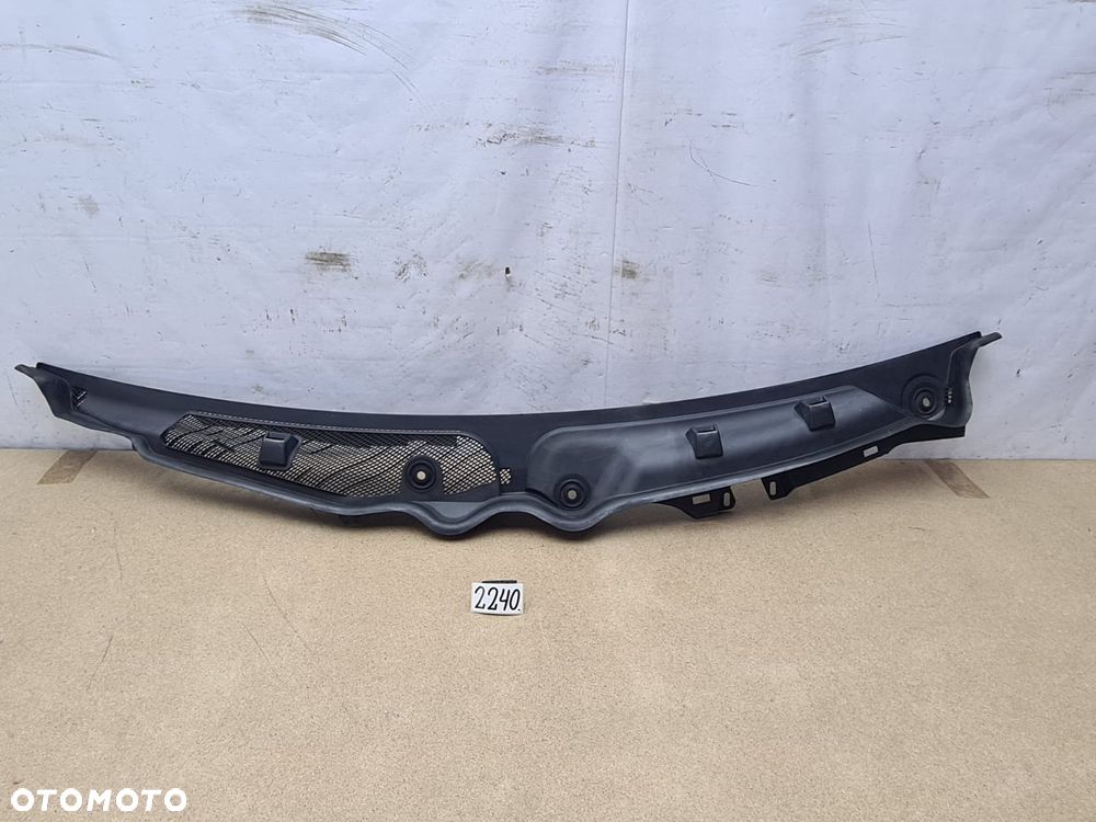 Mercedes W204 07-17r A2048300013 podszybie - 1