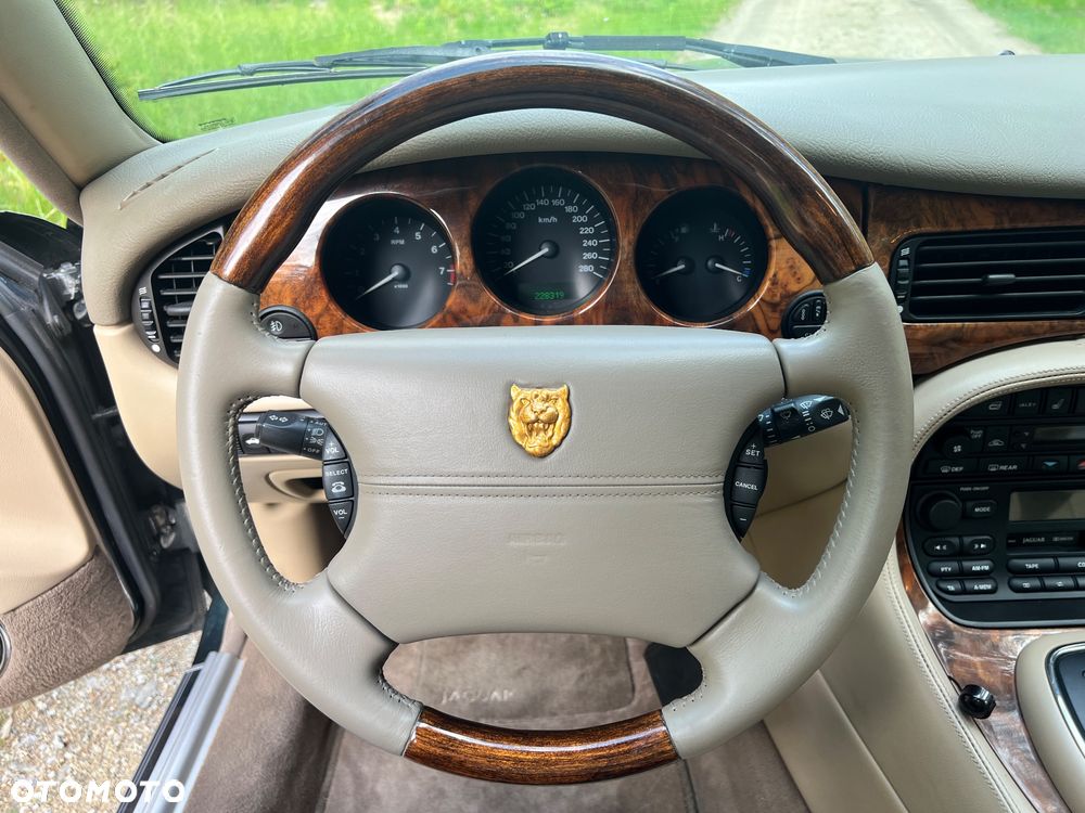 Jaguar XJ Sovereign 4.0 - 13