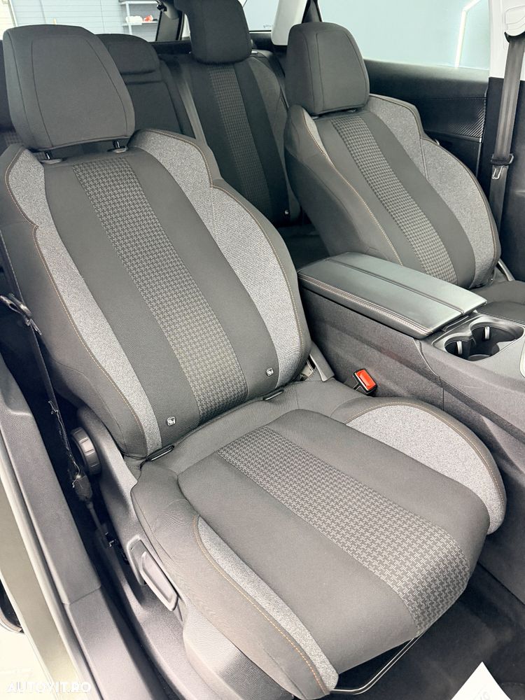 Peugeot 3008 PureTech 130 Stop & Start GPF Allure - 19