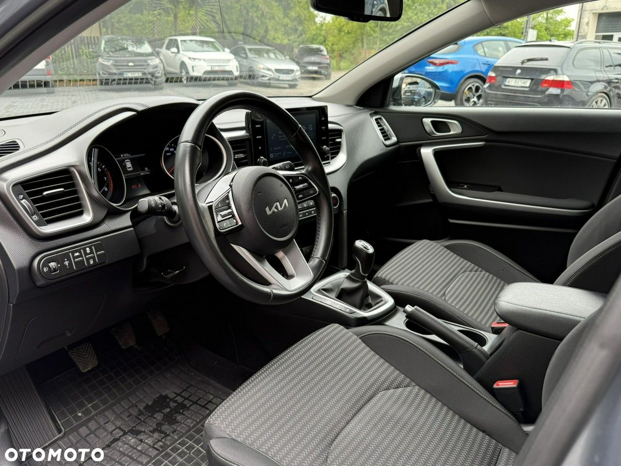 Kia Ceed 1.5 T-GDI M - 11
