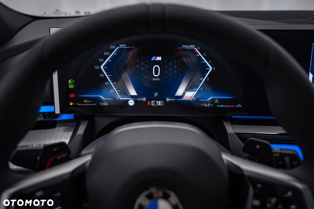 BMW Seria 5 540d xDrive mHEV M Sport - 38