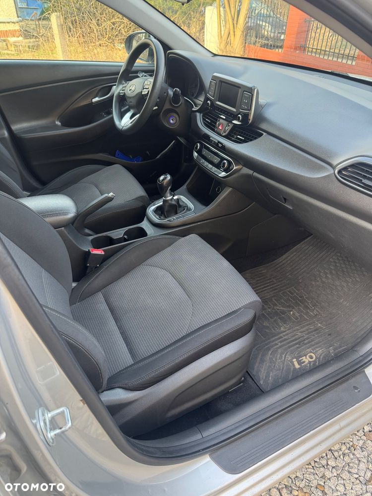 Hyundai i30 1.6 D Classic + - 20