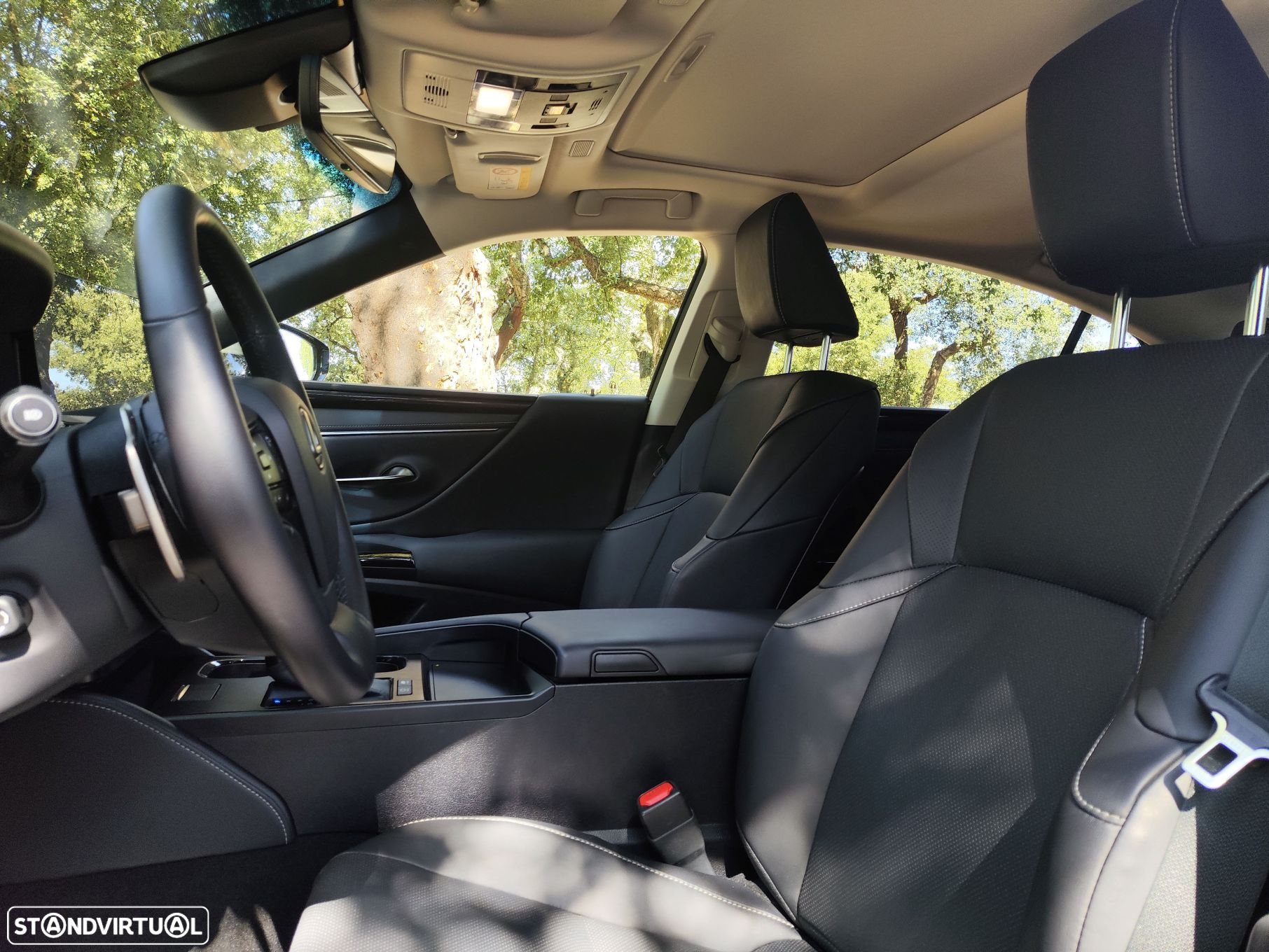 Lexus ES 300h Special Edition - 13