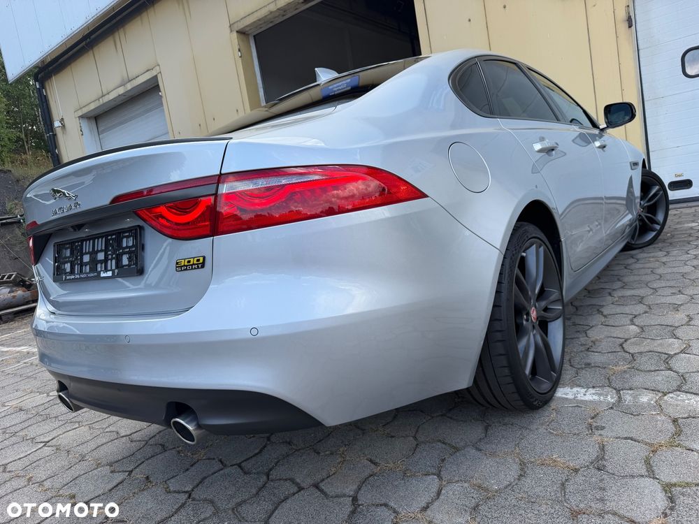 Jaguar XF 30t AWD 300 Sport - 3