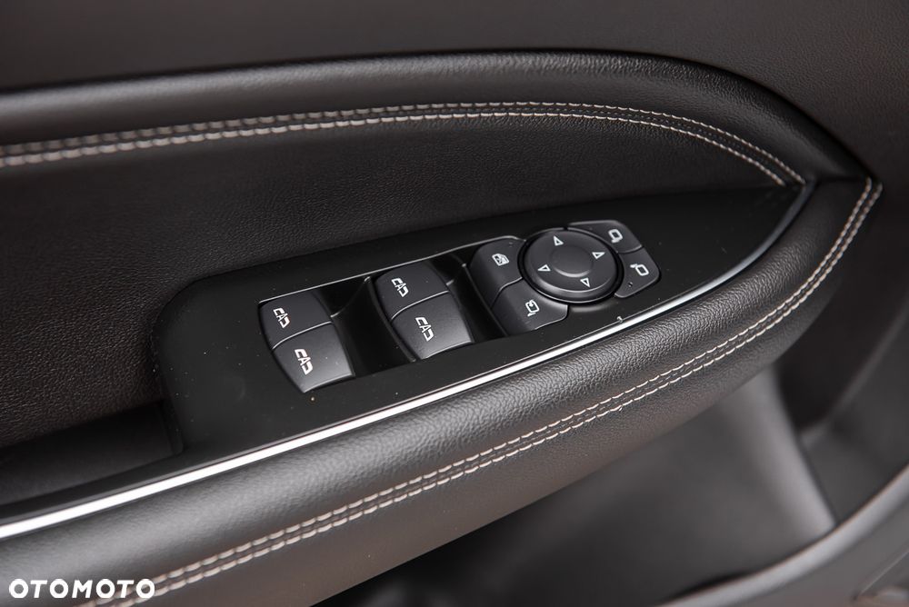 Opel Insignia - 17
