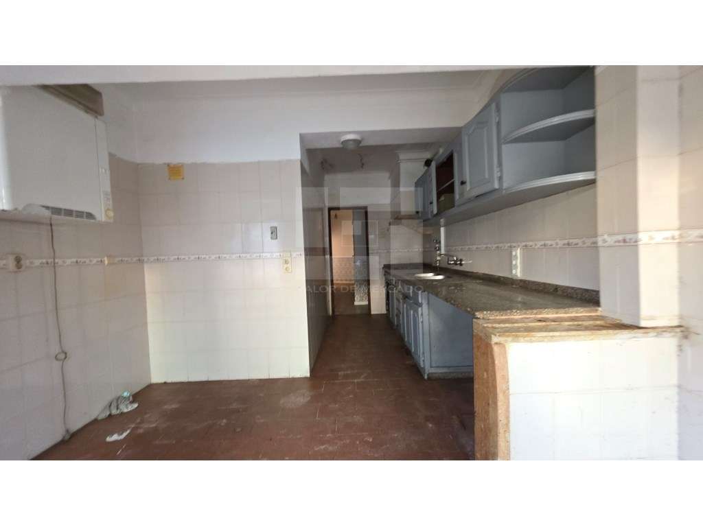 T1+1 com Logradouro, Quarto Extra e Anexo - Venda Nova, Amadora - Grande imagem: 5/40