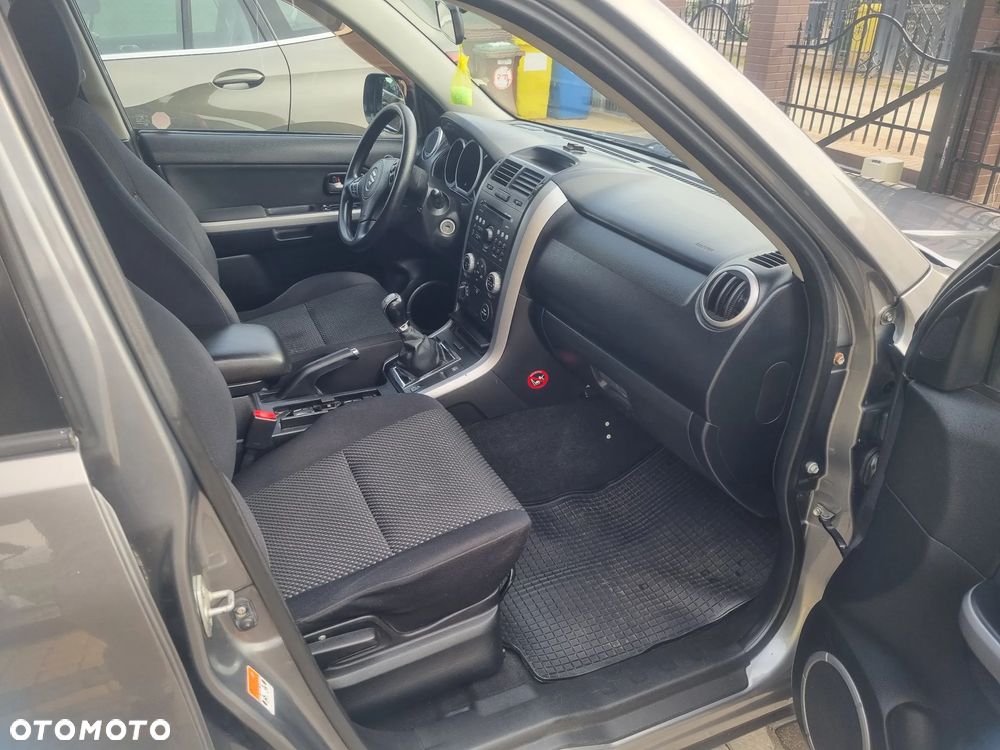 Suzuki Grand Vitara 1.9 DDiS Comfort DPF - 19