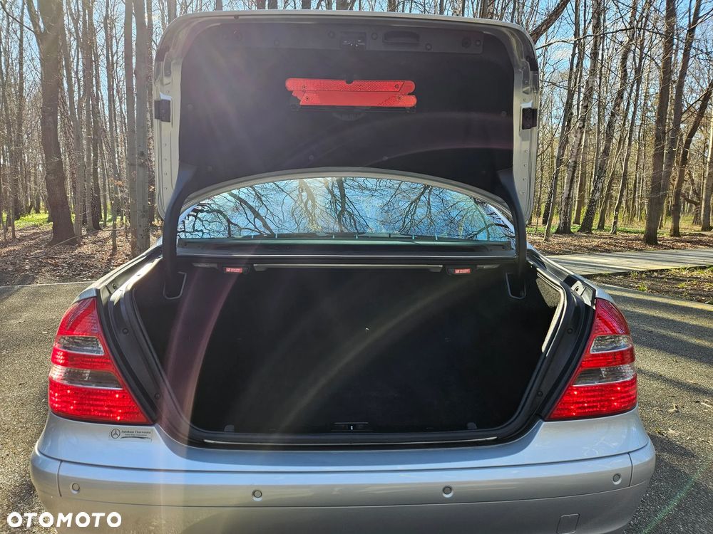 Mercedes-Benz Klasa E 200 Kompressor Classic - 11