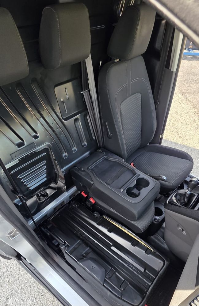 Ford Transit Connect - 10
