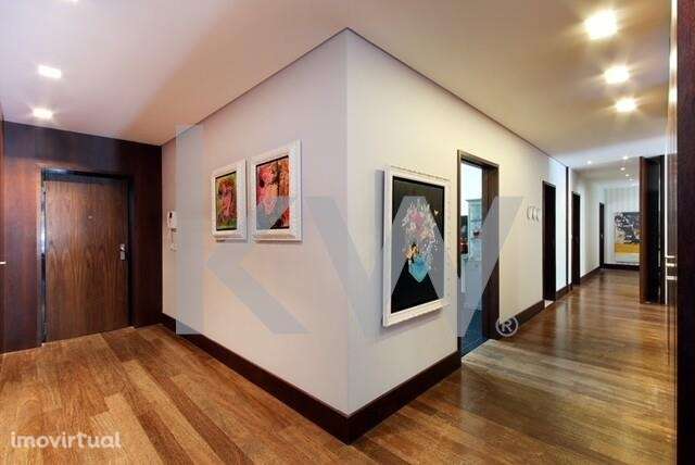 Uma Joia Rara na Costa da Guia - Andar de Moradia T4 Térrea com Piscin - Grande imagem: 5/26