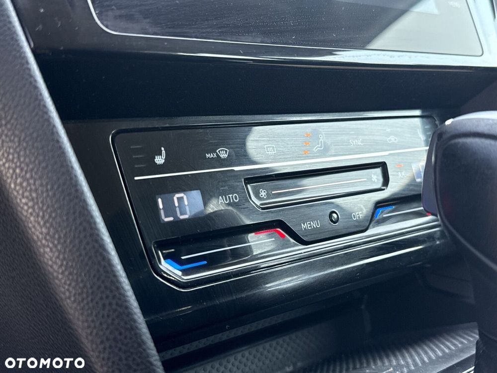 Volkswagen Passat - 17