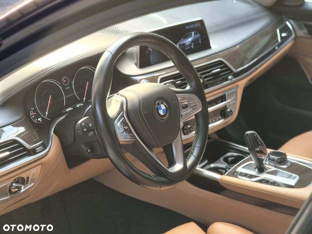 BMW Seria 7 - 37