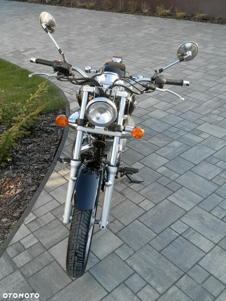 Suzuki Intruder - 5